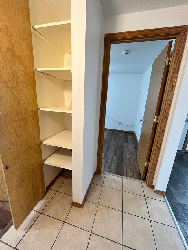 Building Photo - 2 Bed/1 Bath Ranch Home For Rent!