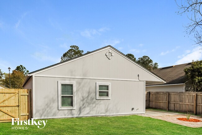 Building Photo - 3046 Wavering Ln