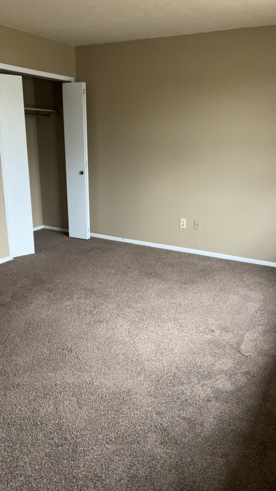 Building Photo - 803 Zollinger Rd