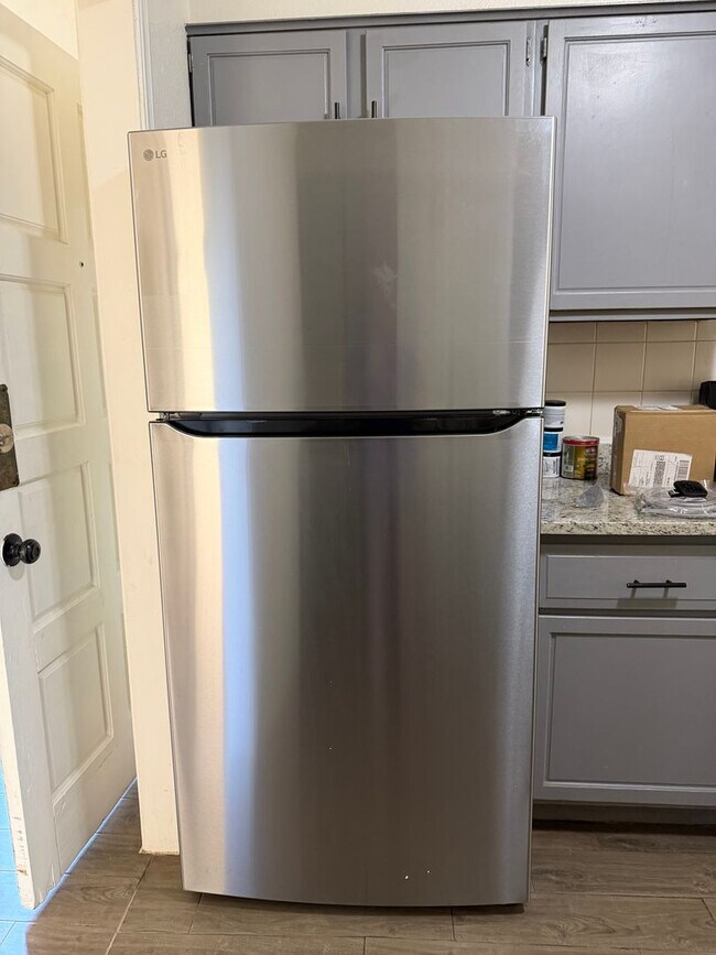 Building Photo - Coming Soon! - 3 bedroom 2.5 bath