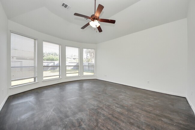 Building Photo - 17222 Red Oak Bend Dr