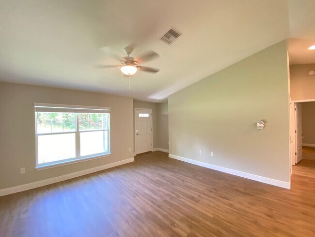 Building Photo - Beautiful home in Citrus Springs.