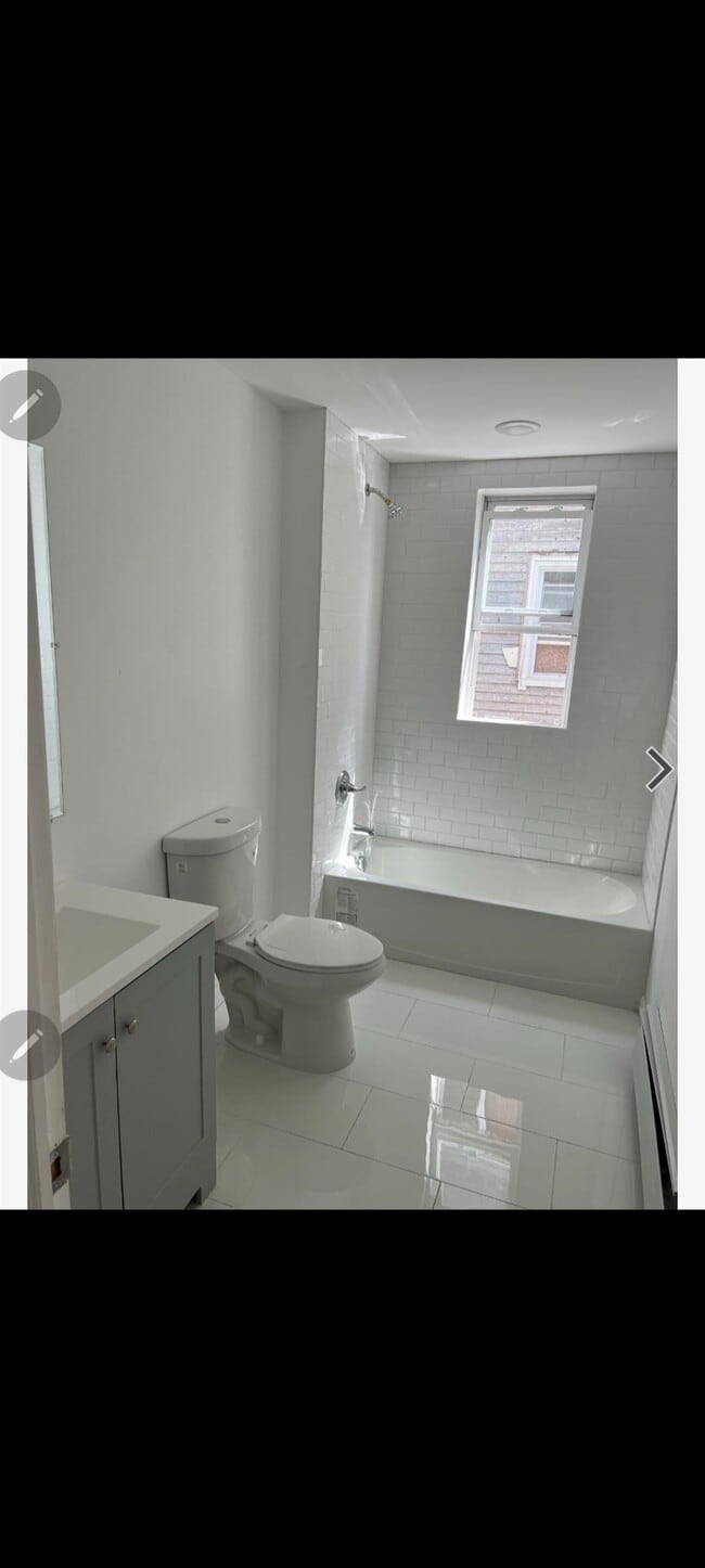 Building Photo - 500 HAWTHORN Ave