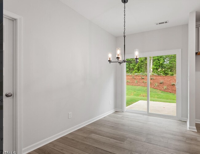 Building Photo - 160 White Oak Gdn Wy