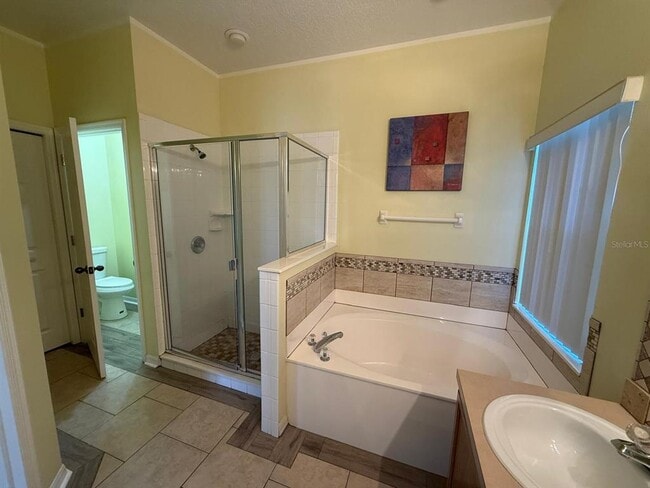 Building Photo - 501 Castlemain Cir