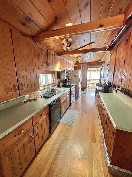 Building Photo - 120 Safe Harbour Rd