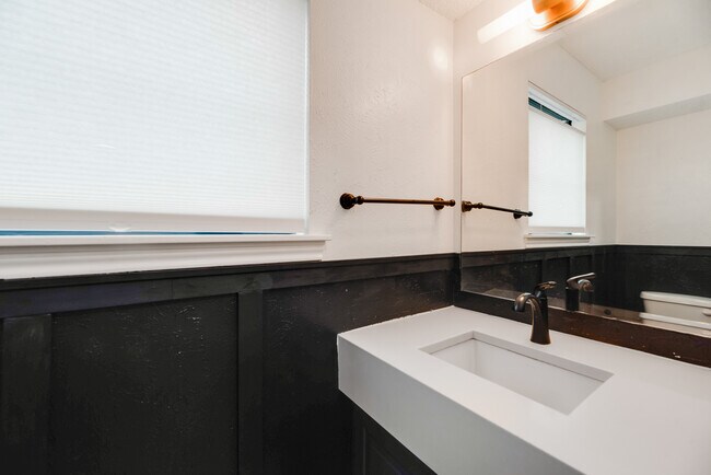 Building Photo - 2605 Glenhaven Dr
