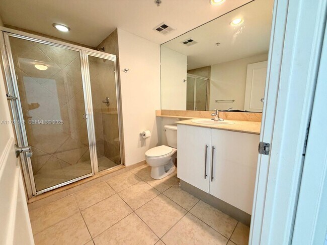 Building Photo - 325 S Biscayne Blvd