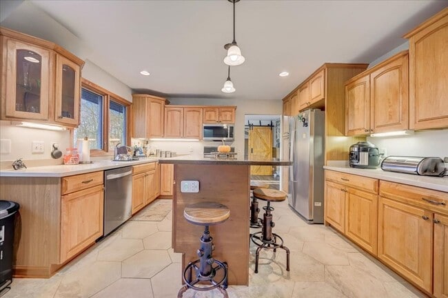 Building Photo - Spacious Elm Grove 3BR/2BA Ranch Single Fa...