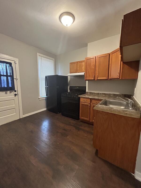 Building Photo - 11335 S Langley Ave