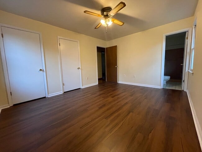 Building Photo - 3 Bedroom Rancher