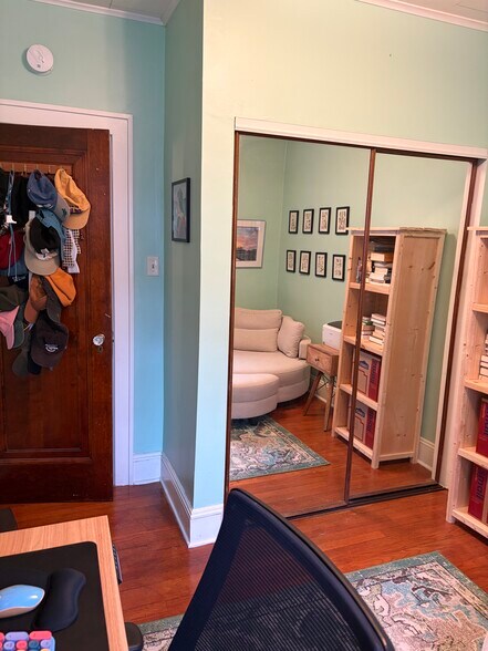 Building Photo - 18 Terrace Ave