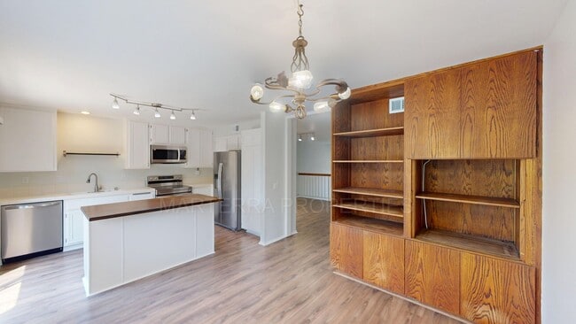 Building Photo - Beautiful 2 Primary Bedroom in Turtle Rock...
