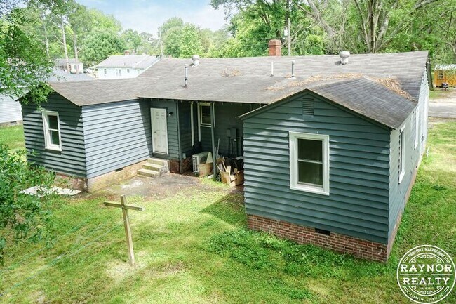 Building Photo - 617-619 Midway St
