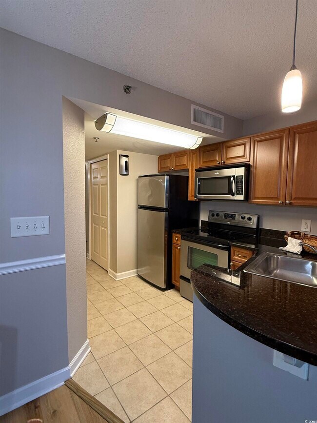 Building Photo - 215 77th Ave N