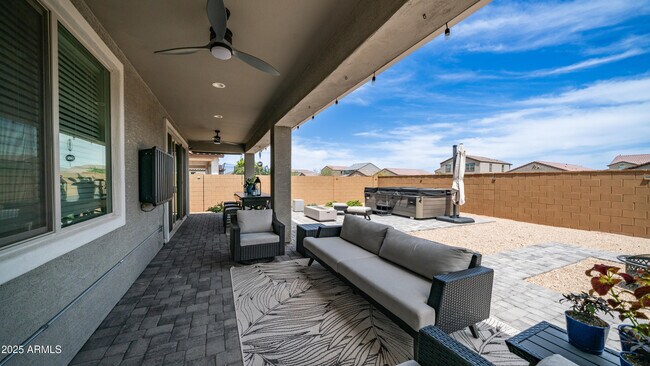 Building Photo - 40410 W Haley Dr