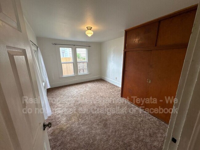 Building Photo - 1405 Halleck St
