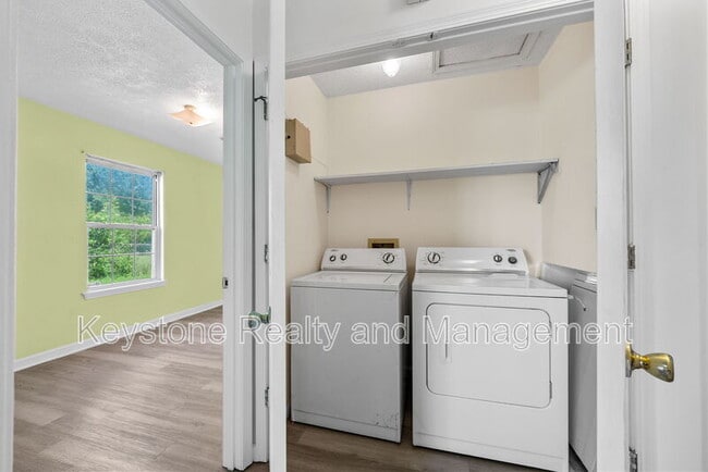Building Photo - 405 Eddy St