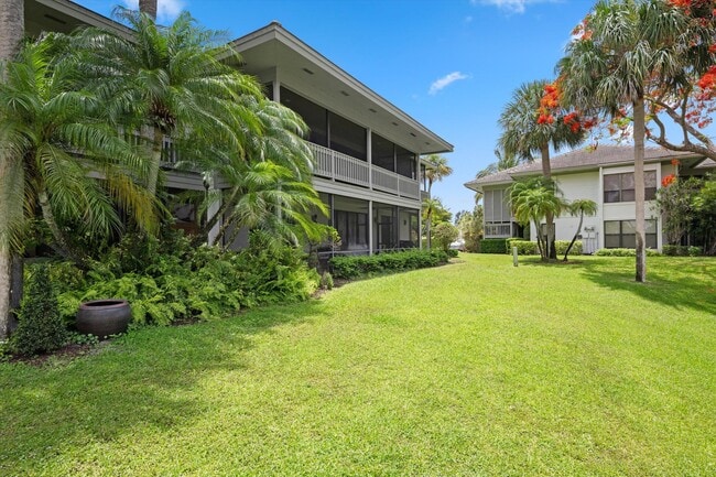 Building Photo - 11818 Pebblewood Dr