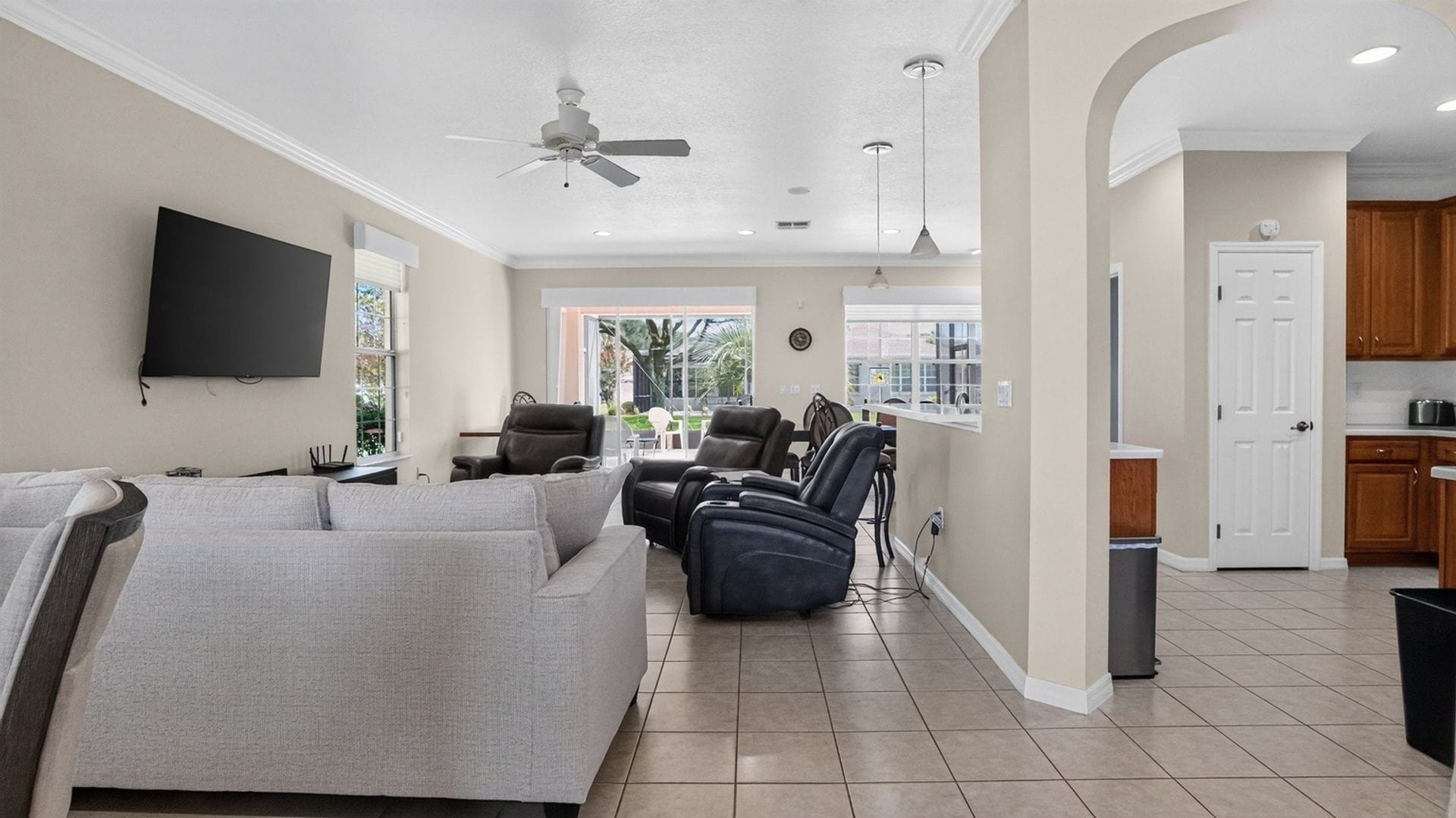 Building Photo - 8525 SW 86th Terrace