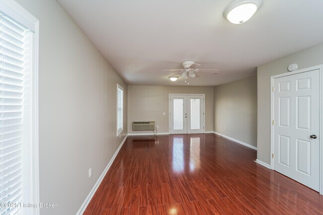 Building Photo - 3815 Hillcross Dr