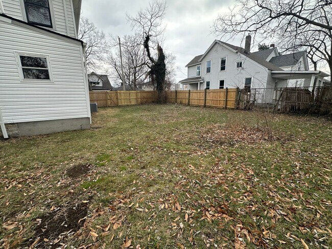 Building Photo - BEAUTIFUL RENOVATED NEW 4 BEDROOM 2 BATH HOUSE QUIET NEIGHBORHOOD