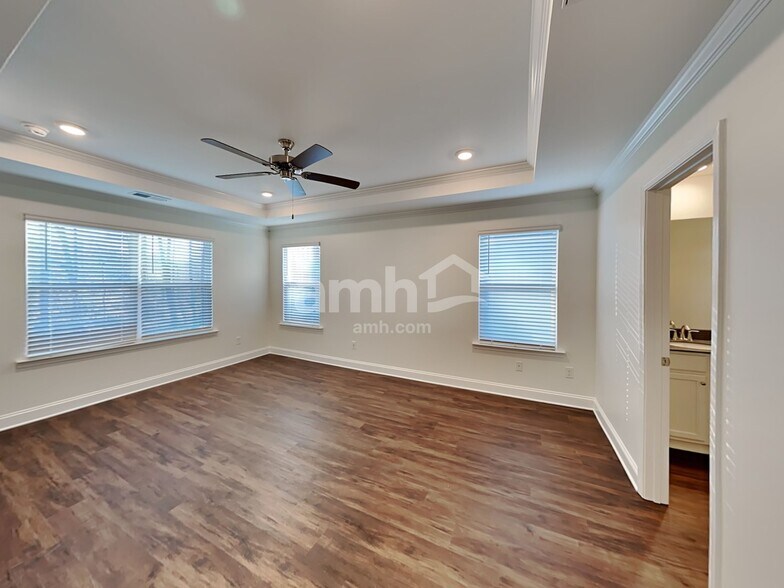 Building Photo - 626 Rivermist Dr