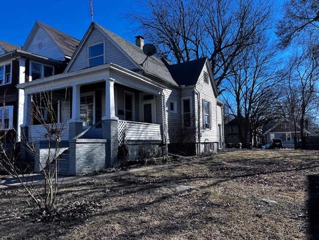 Building Photo - House for Rent 3 BR / 1 BA