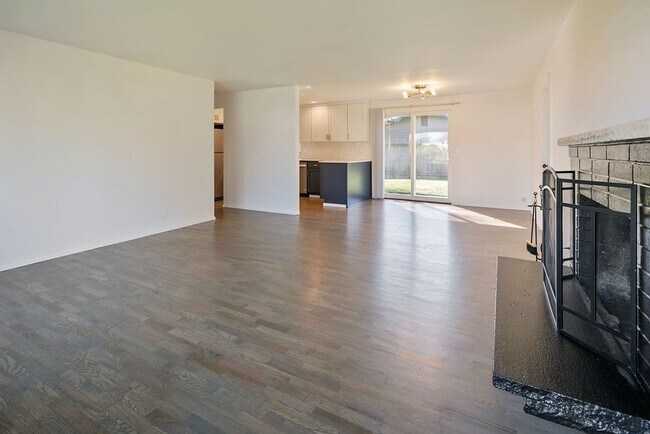 Building Photo - Adorable 3 bedroom Lynnwood rambler