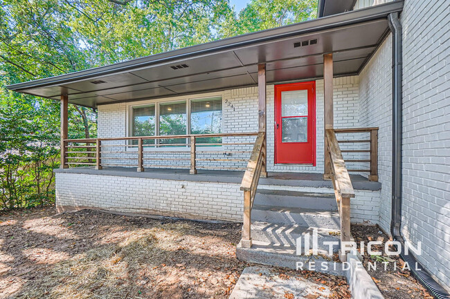 Building Photo - 2241 Wallingford Dr