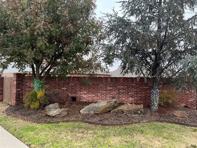 Building Photo - 9200 NW 71st St