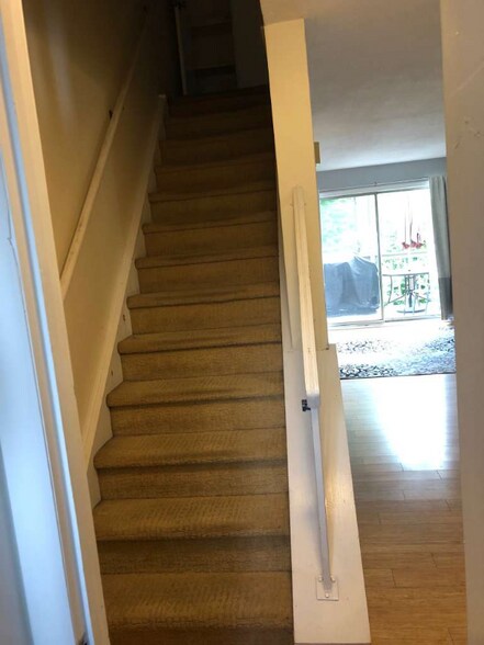 Building Photo - 110 Coalpit Hill Rd