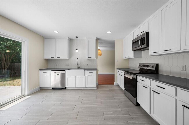 Building Photo - 9707 Nightjar Dr
