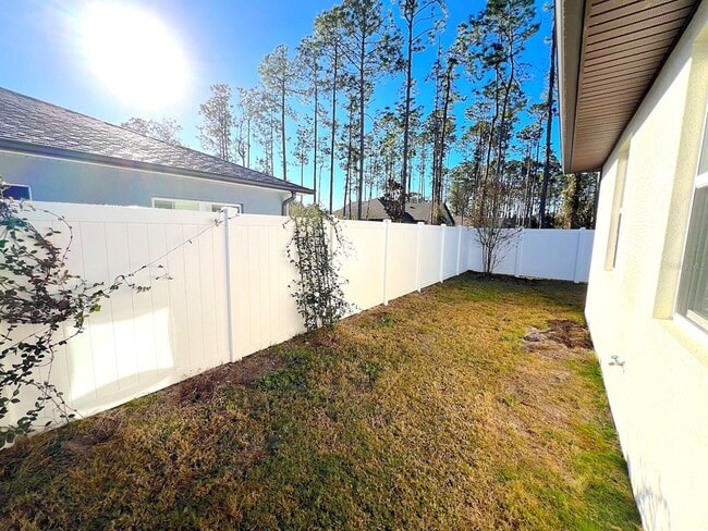 Building Photo - 10 Emmons Ln