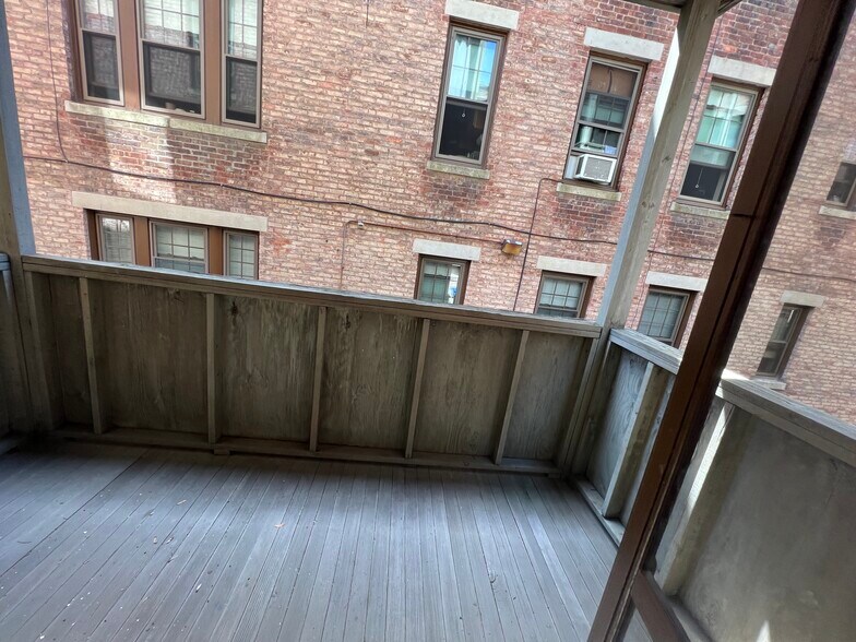 Building Photo - 73 Longwood Ave