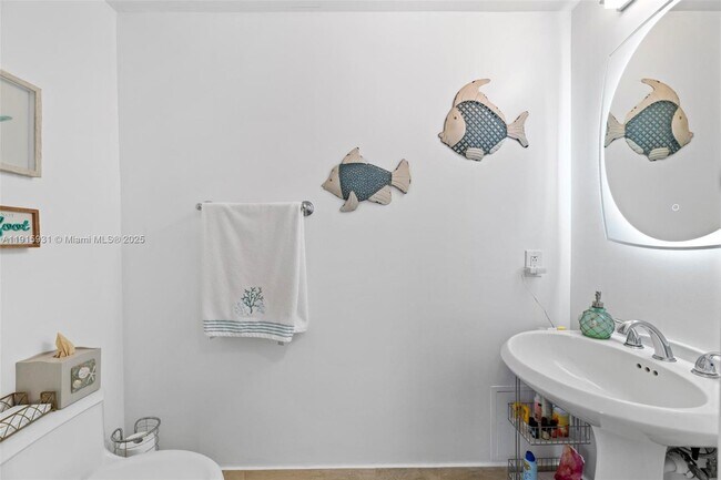 Building Photo - 18671 Collins Ave