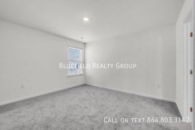 Building Photo - 380 Fenwick Dr