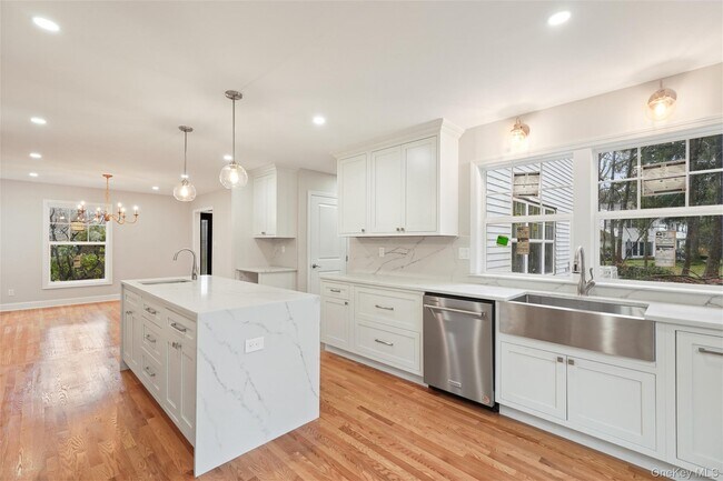 Building Photo - 790 Hardscrabble Rd