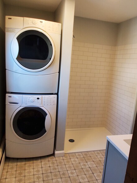 484 Main St, Apt 201, Washer and dryer in the apartment - 484 Main St