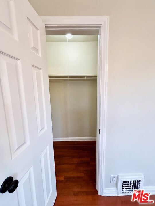 Building Photo - 1075 S Ogden Dr