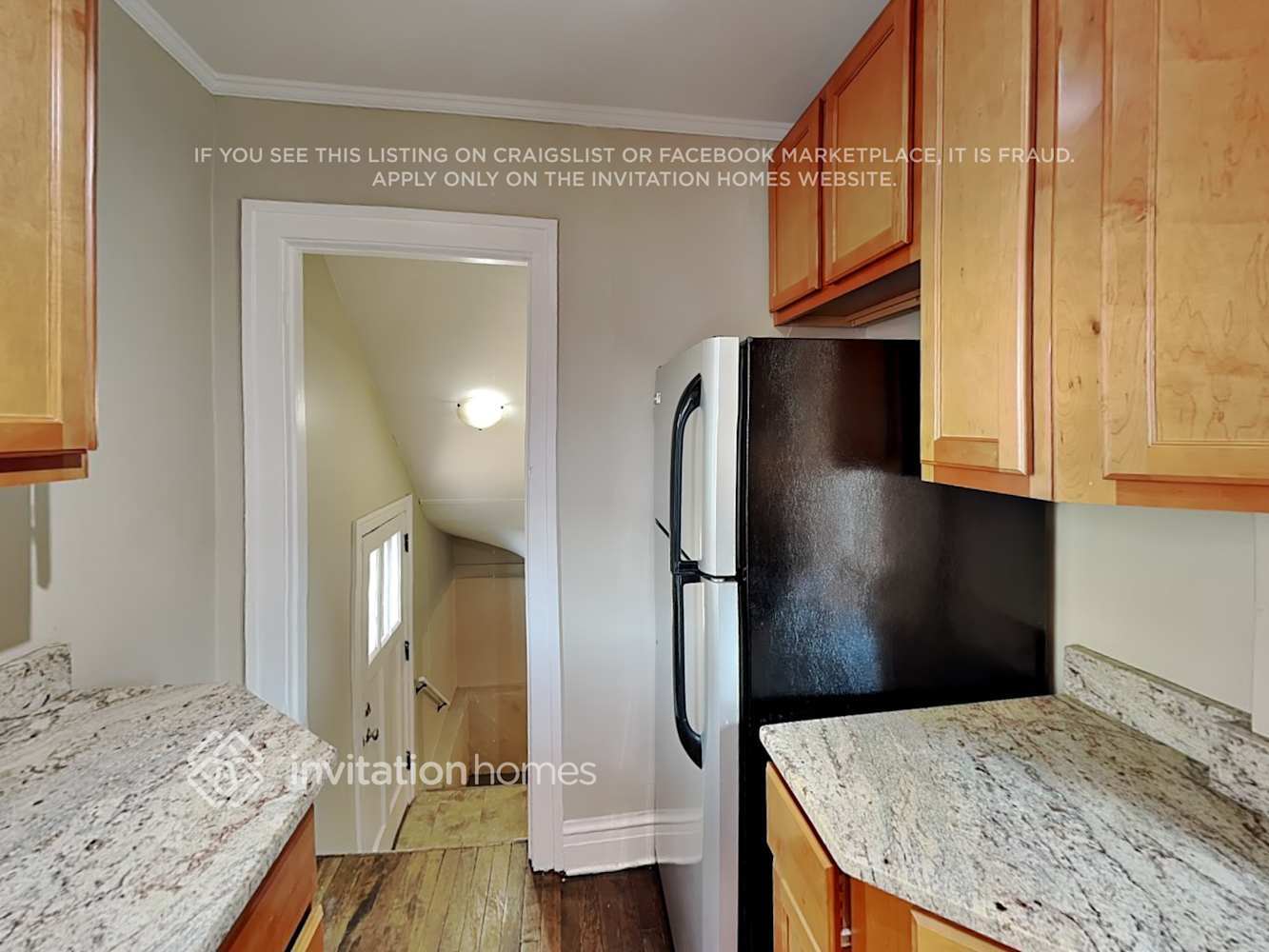Building Photo - 862 Carpenter Ave