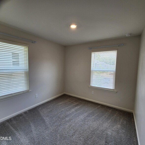 Building Photo - 3000 Spline Cir