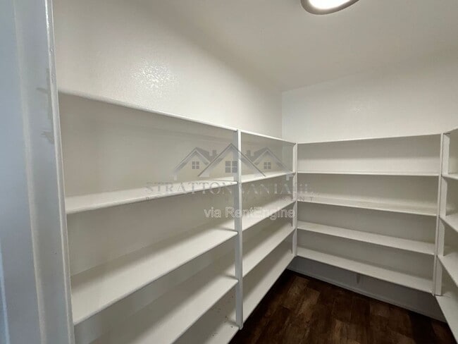 Building Photo - 22427 N Van Loo Dr