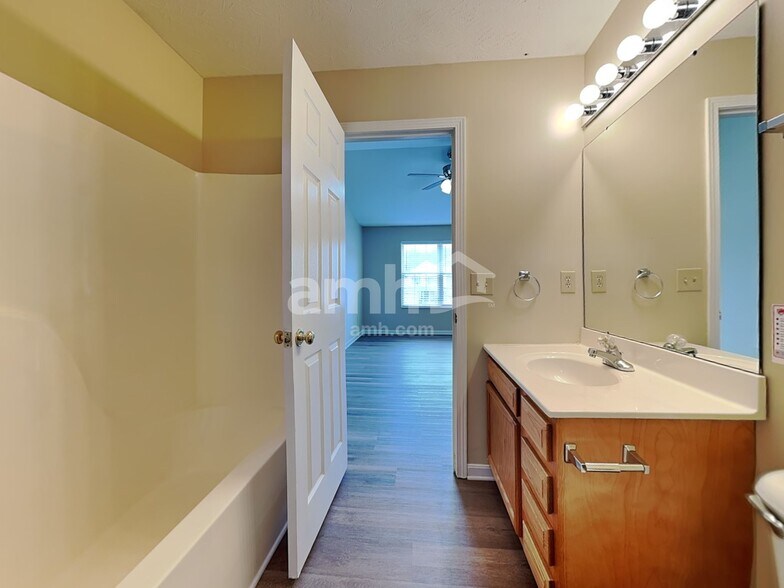 Building Photo - 3078 Cattail Cove Ln