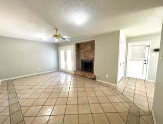 Building Photo - 4901 Lakemoor Dr