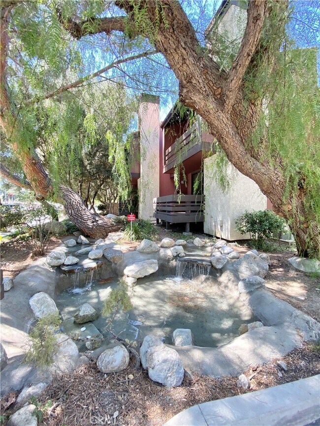 Building Photo - 21931 Burbank Blvd