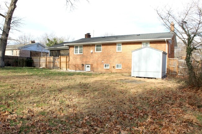 Building Photo - 5707 Alan Dr