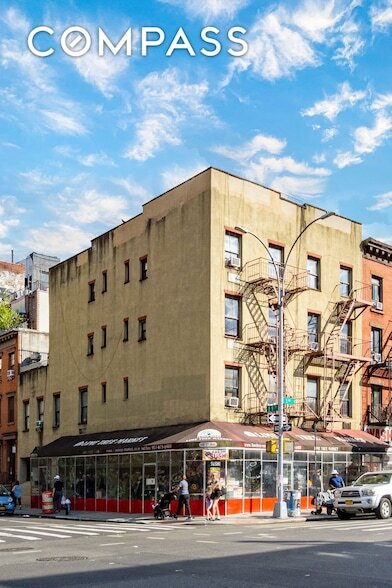 Building Photo - 400 E 9th St