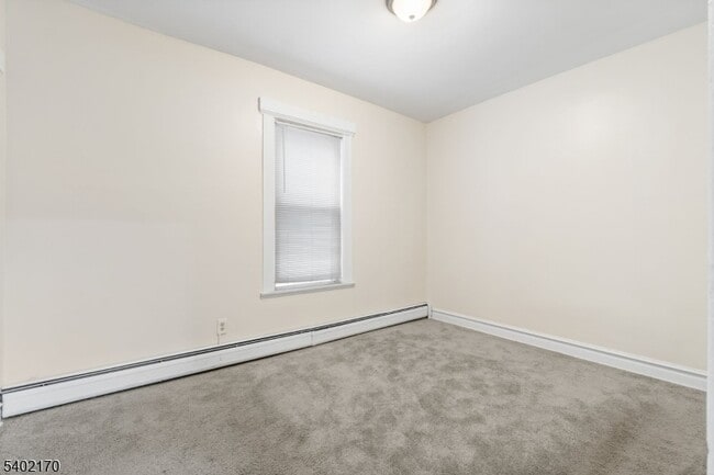 Building Photo - 156 Shepard Ave