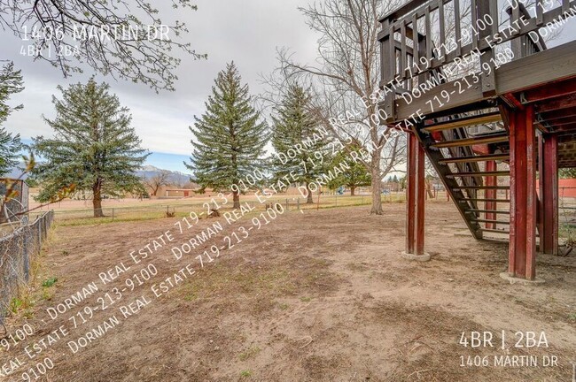 Building Photo - 1406 Martin Dr